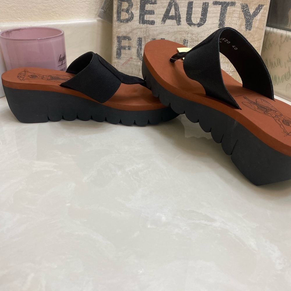 Fly sandals - Picture 8 of 9